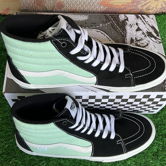 Vans Men’s Skate Sk8-Hi
Mint
VN0A5FCCM2T Sneakers - Picture 3 of 16